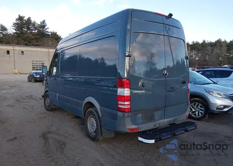 2018 Mercedes-Benz Sprinter 2500 Standard Roof V6 z USA, uszkodzony, nr VIN WD3PE7CD6JP633922